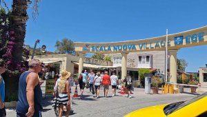 Kuşadası Limanı'nda kruvaziyer yoğunluğu yaşandı