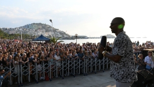 Kuşadası'nda her sokak festival alanı