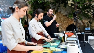 Kuşadası Sokak Festivali'nde lezzet sokaklara taştı