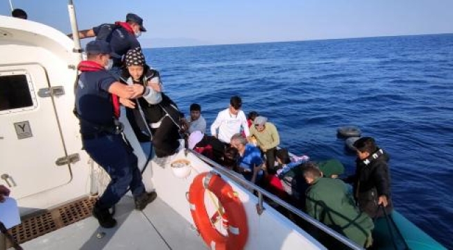 Kuşadası'nda Yunan unsurlarında geri itilen 20 kaçak göçmen kurtarıldı