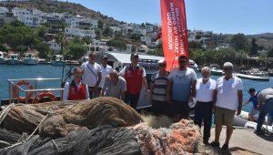 Muğla'da denizden 8 bin metrekare hayalet ağ çıkarıldı