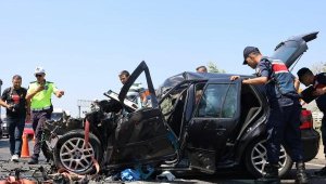 Otomobil, 2 araca çarptı: Anne ve 2 oğlu yaralı