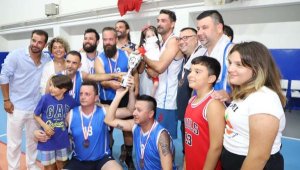 Oyuncu Onur Tuna SMA hastası Merve İçin Gelibolu'da basketbol oynadı