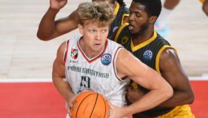 Pınar Karşıyakalı Kuzminskas AEK'da