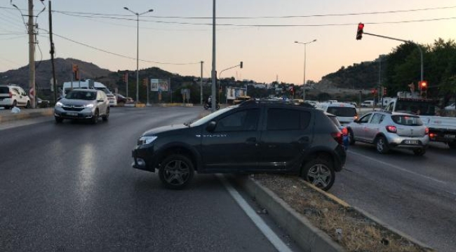 Polisten kaçan 2 uyuşturucu satıcısı kaza yaptı