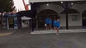 Rodos Adası'ndan tahliye edilen turistler Marmaris'e getirildi