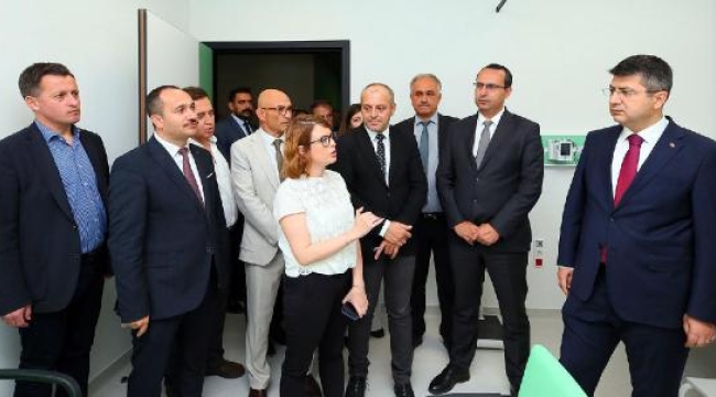 Sağlık Bakan Yardımcısı Kırbıyık, İzmir'deki hastaneleri değerlendirdi