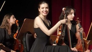 İzmirli sanatçı doktor