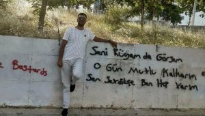 Şarkı paylaşıp, annesini öldürdü