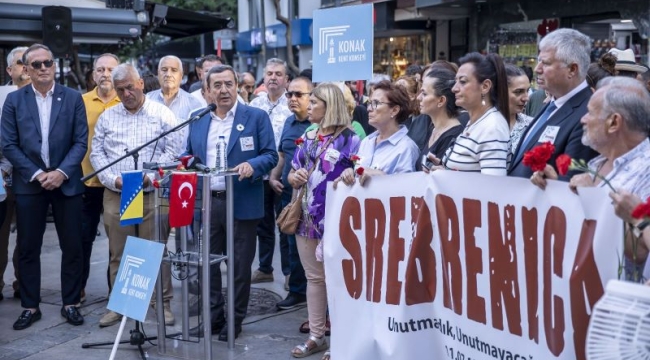 Srebrenitsa kurbanları için Konak'ta hüzünlü anma