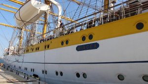 'Yüzen tarih', İzmir Alsancak Limanı'na demir attı