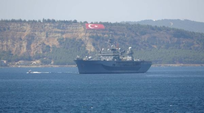 ABD savaş gemisi USS Mount Whitney, Çanakkale Boğazı'ndan geçti