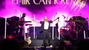 Aliağa'da Emir Can İğrek ve Zeynep Bastık rüzgarı esti