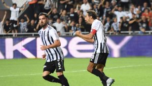 Altay'da 42'lik kaptan alkış topladı