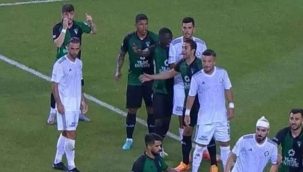 Altaylı futbolcuyu böyle ısırdı! Kırmızı çıktı