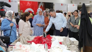 Bayraklı Belediyesi'nin stantları kadın üreticilere ücretsiz