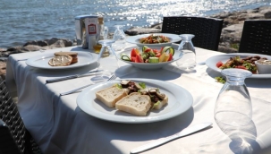 Bayraklı'da vegan ve glütensiz ürünlere vatandaşlardan ilgi var