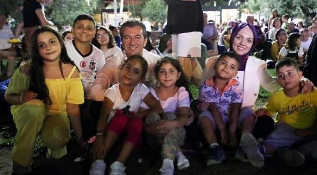 Bergama Belediyesi'nin Zeytinpark Yerel Gençlik Konserleri başladı