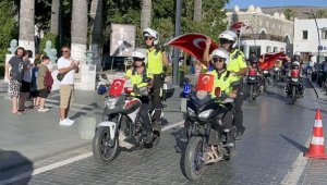 Bodrum'da polis ekiplerinden motosikletli kortej