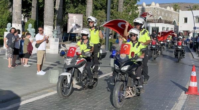 Bodrum'da polis ekiplerinden motosikletli kortej
