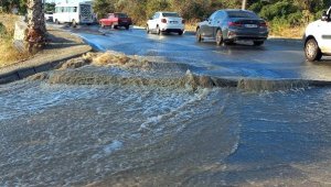 Bodrum'da yaz seli! Yine su hattı patladı