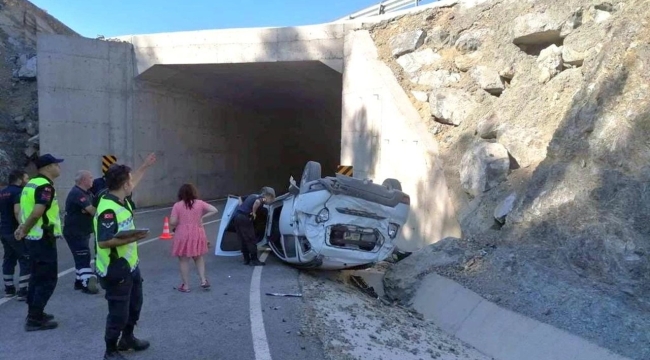 Cip alt geçide uçtu; sürücü hayatını kaybetti