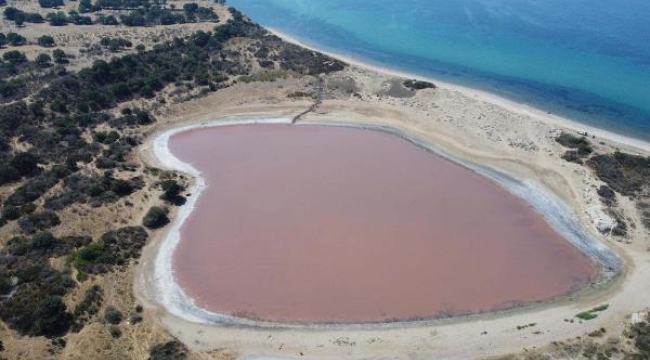 Dünyadaki 8 pembe gölden biri: 'Kalpli Göl'