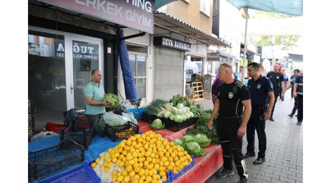 Edremit'te zabıtadan pazar denetimi