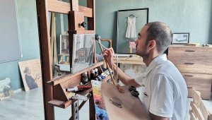 Eserleri İngiltere'de sergilenen Erkent: Türkiye'de davet edilen tek ressamdım