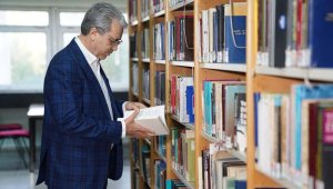 EÜ Merkez Kütüphanesi'nden yılda 1 milyon 100 bin kullanıcıya hizmet