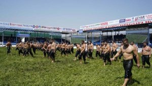 Geleneksel 8'inci Yuntdağı Yağlı Pehlivan Güreşleri başladı