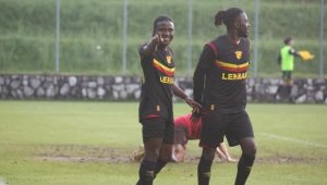 Göztepe'de 11 yabancıya lisans