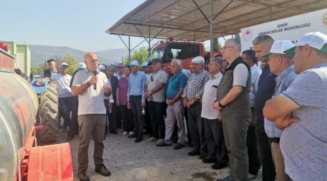 İzmir ve Manisa'da muhtara toplam 24 yangın söndürme su tankerleri dağıtıldı