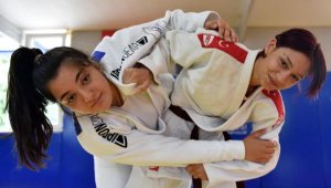 İzmir'in altın kızı Sema! Avrupa'da birinci oldu