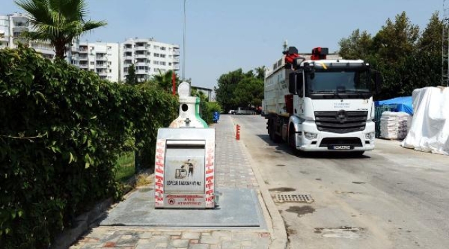 Karşıyaka'da yer altı çöp konteynerlerinin sayısı 300'e ulaştı