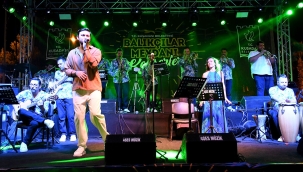 Kuşadası'nda Yeşilçam şarkıları 