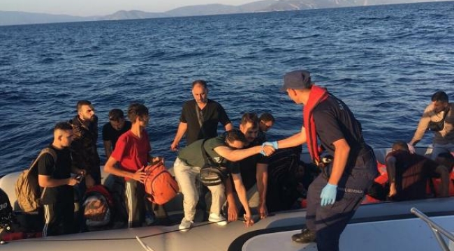 Kuşadası'nda 25 kaçak göçmen kurtarıldı