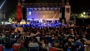 Kuşadası'nda halk konserleri devam ediyor