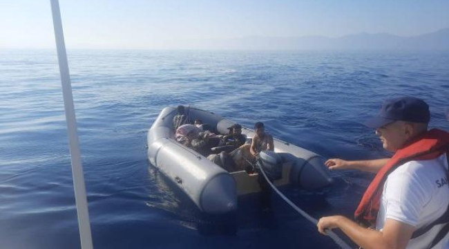 Lastik botta ölüme yolculuk eden 11 mülteci