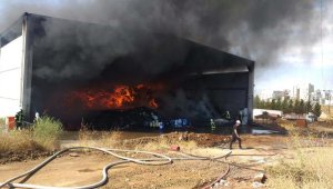 Manisa'da geri dönüşüm tesisinde yangın