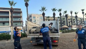 Marmaris'te Halk Plajı'nda taş temizliği