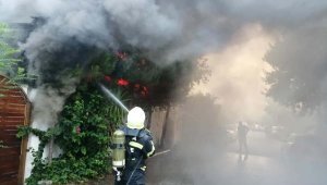 Marmaris'te otelin bahçesinde yangın korkuttu