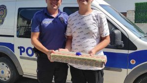 Muğla polisinden otizmli Kemal'e doğum günü sürprizi