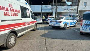 Polis memuru, kavgayı ayırmaya çalışırken bacağından bıçaklandı