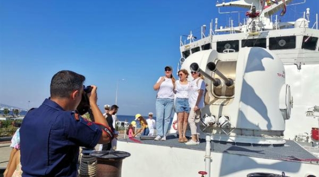 TCSG Umut korveti, Zafer günü İzmir'de ziyarete açıldı
