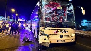 Turğutlu'da yolcu otobüsü ile TIR çarpıştı: 3 yaralı