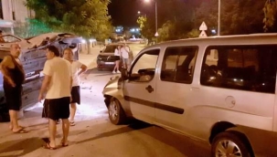 Urla'da trafik kazası: 2 kişi hafif yaralandı