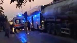Yolcu otobüsü, tankere çarptı! Yaralılar var