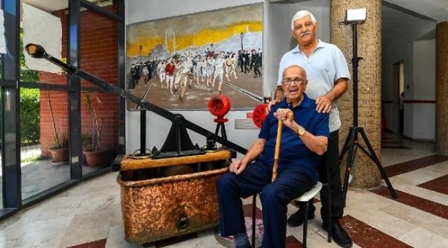 40 yıl itfaiyecilik yaptılar, o günleri gençlere anlattılar