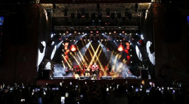 92'nci İzmir Enternasyonal Fuarı'nda konserler sürüyor